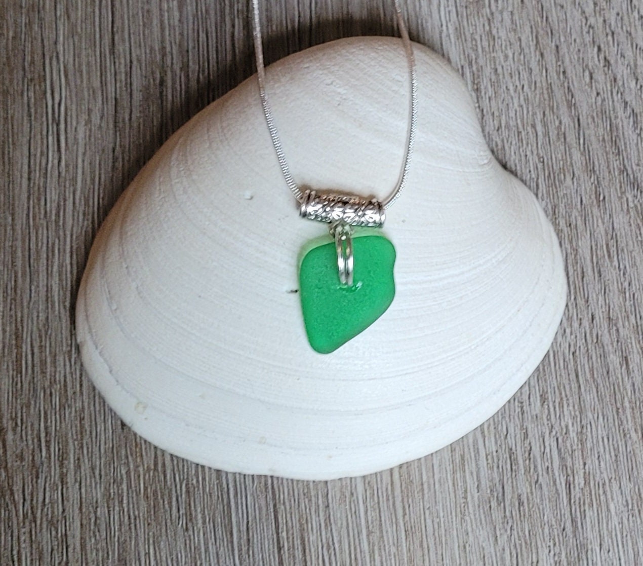 Sea Glass Pendant/Sea Glass Necklace/Sea Glass Jewelry/Genuine Sea Glass Charm/Emerald Green/Genuine Sea Glass/Gift for Her/55